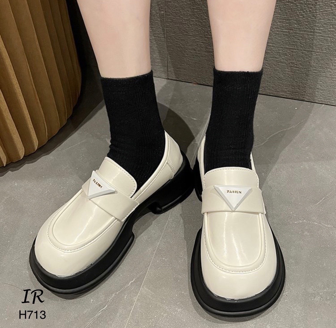 รองเท้าสูง1นิ้ว