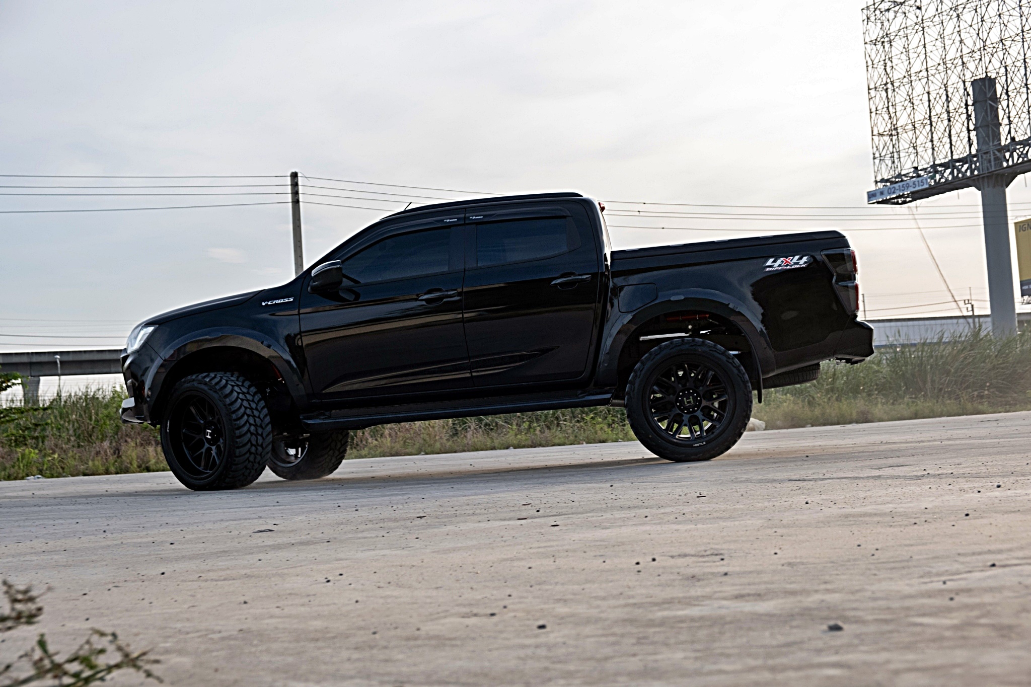 ล้อแท้ HOSTILE H120 ขอบ22 ใส่ D-MAX