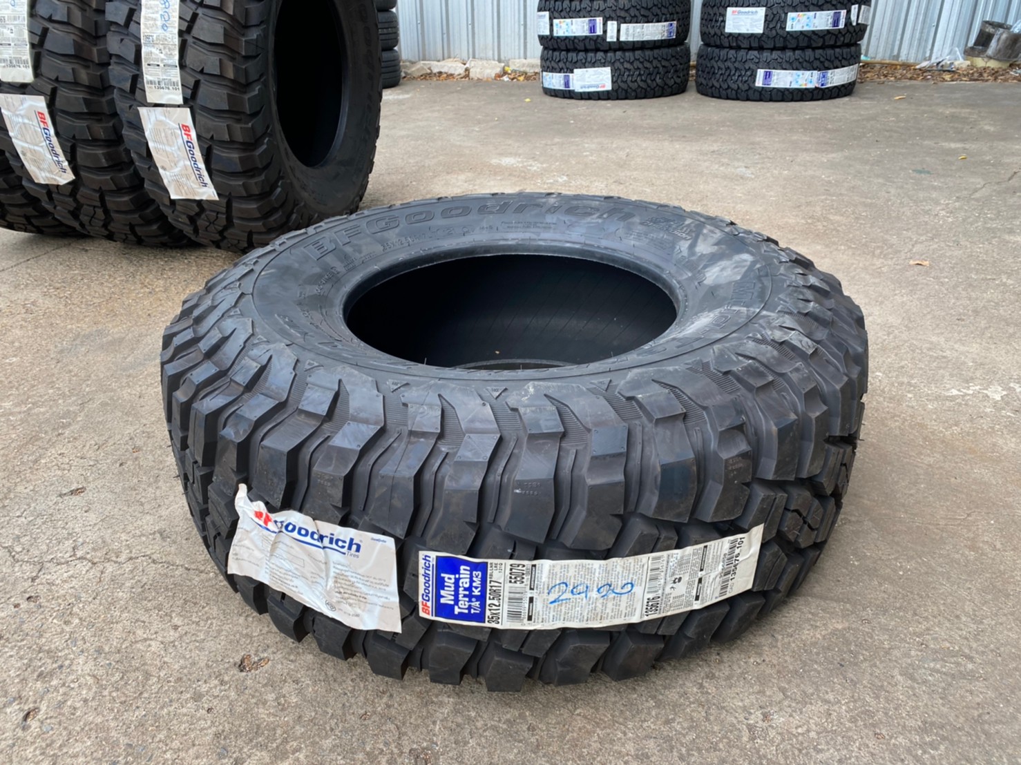 BF GOODRICH KM3 35X12.5R17 ราคาถูก