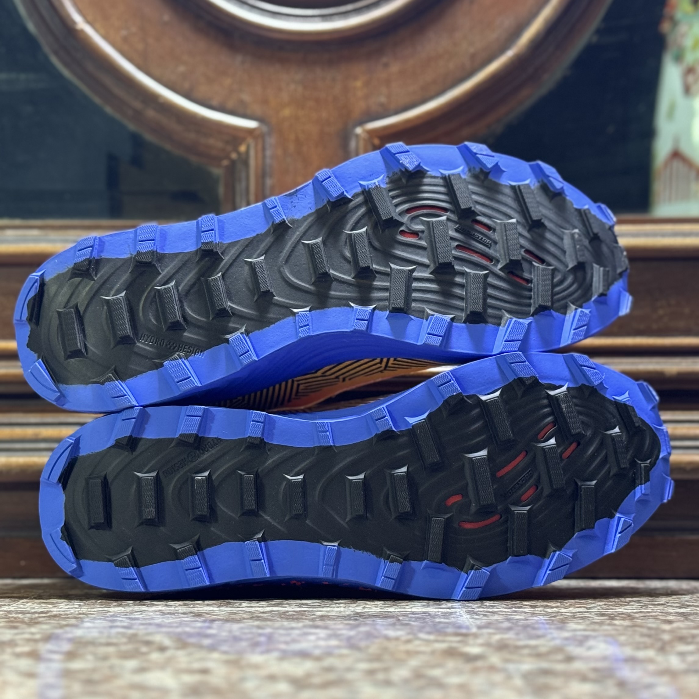 รองเท้าวิ่งเทรล New Balance FuelCell Summit Unknown (M11US)