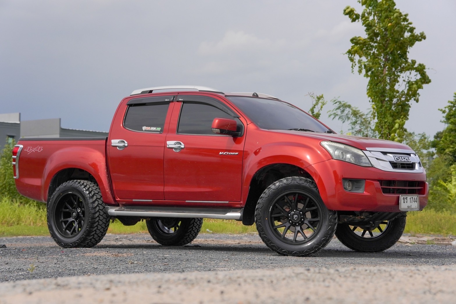 D-MAX ทรงเมกา จองคิวมาจาก ชลบุรี