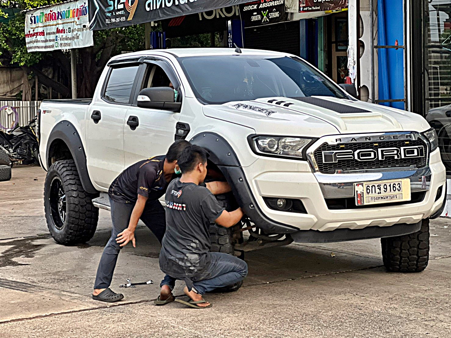 FORD_ตอนมาทรงเตี้ยกลับแหนบ ทำทรงเมกาที่ STEP9