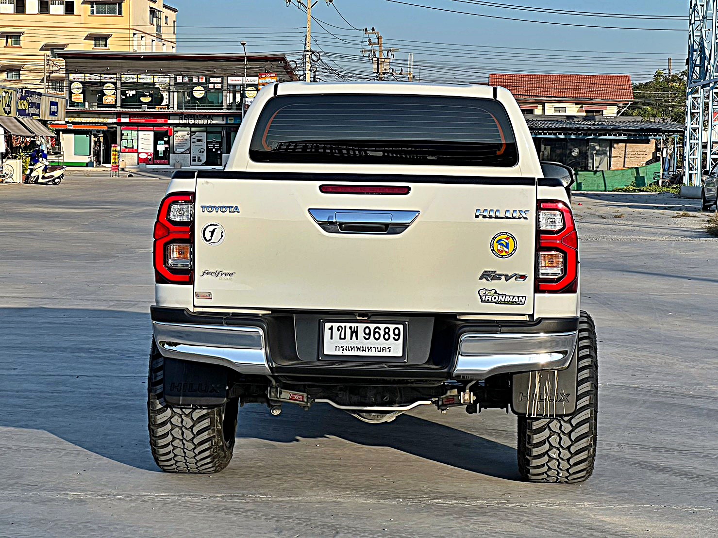 TOYOTA REVO ทรงเมกาที่ STEP9