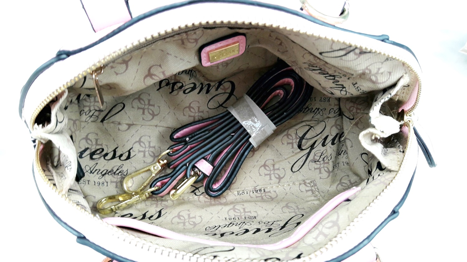 กระเป๋าถือ สะพาย GUESS