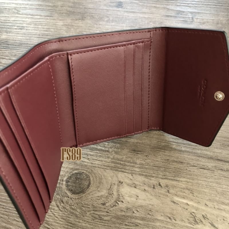 กระเป๋าสตางค์ใบสั้น COACH