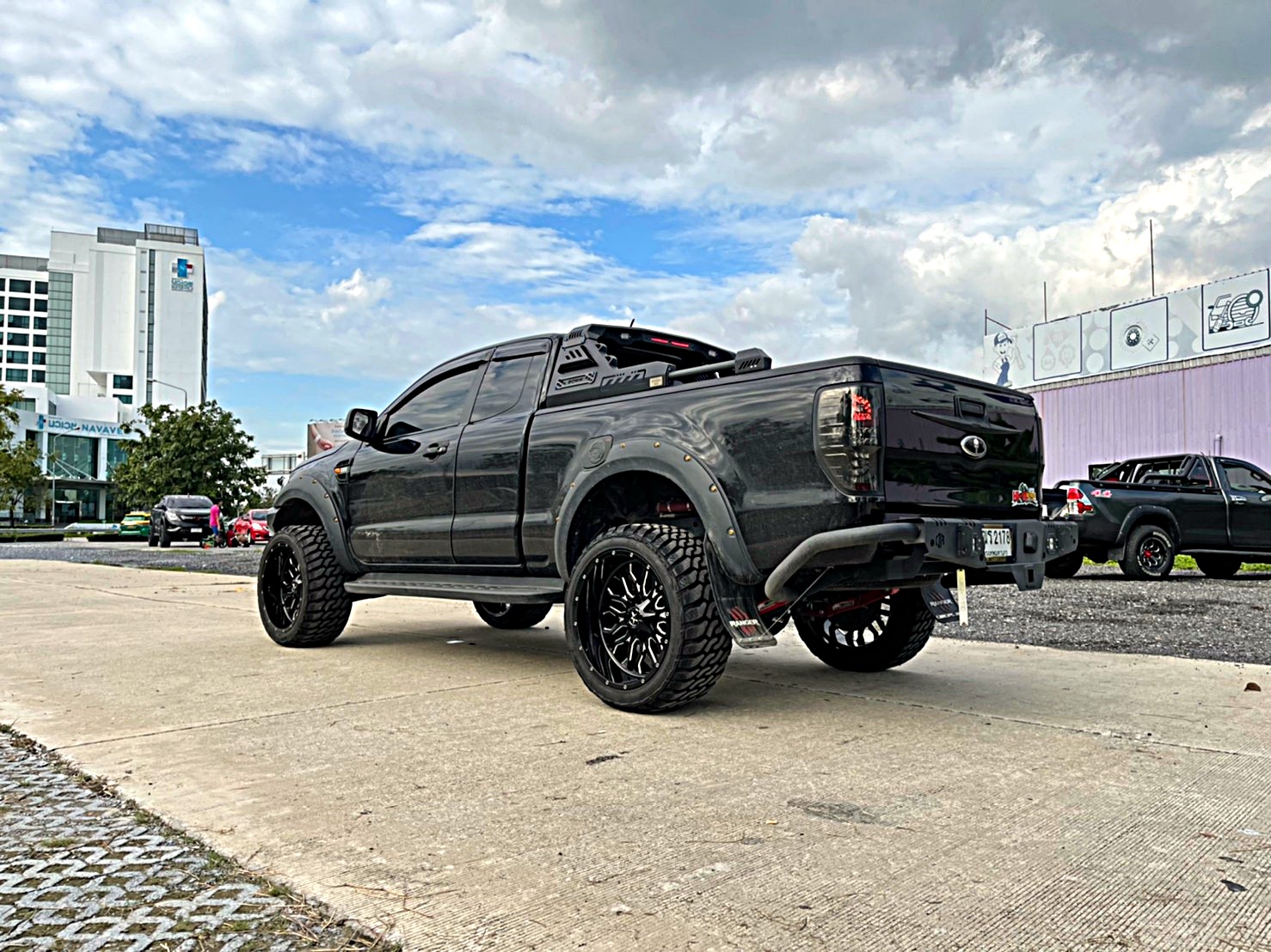 FORD RANGER จัดทรงเมกา ขอบ22 ที่ STEP9