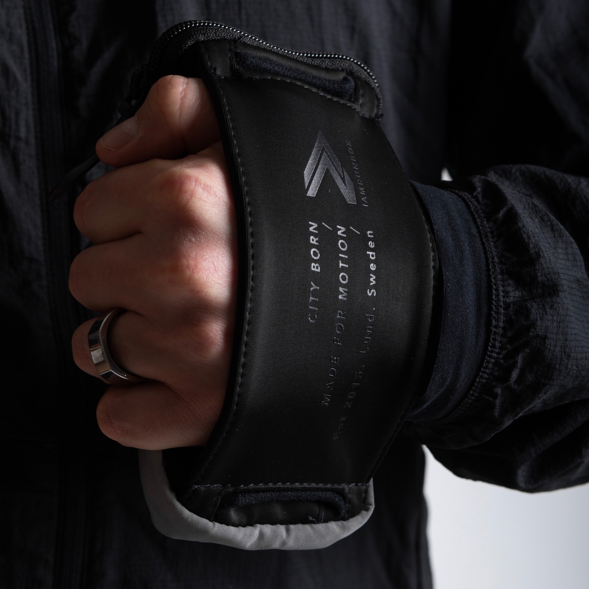 กระเป๋าวิ่ง Iamrunbox MINI ‘BLACK’