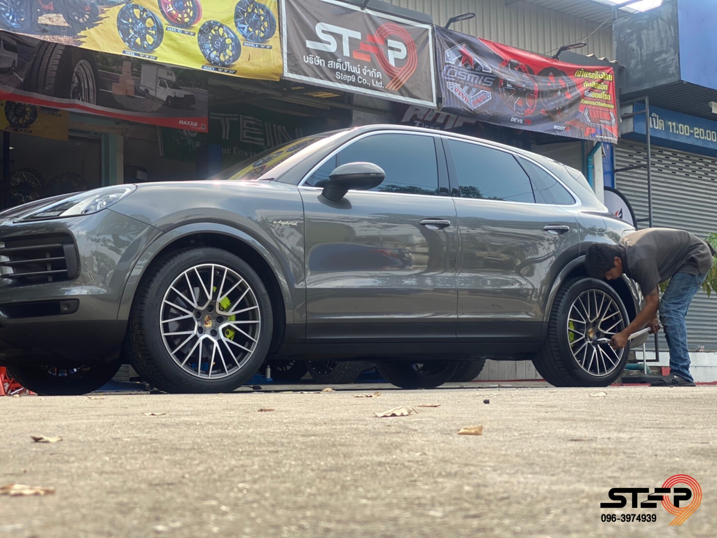 PIRELLI PZERO 285/40-21 ราคาถูกสุดที่ STEP9