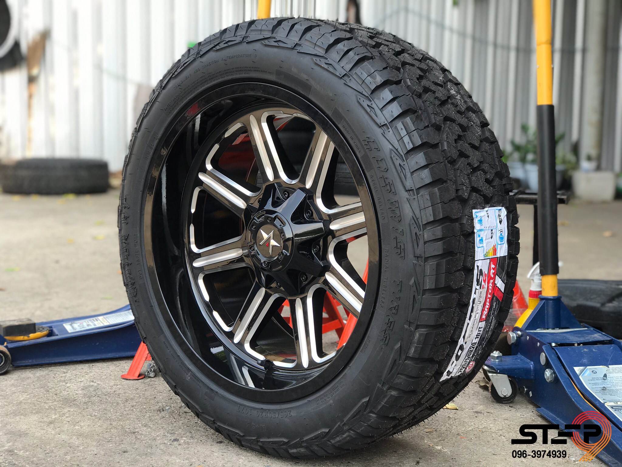 ออฟโรดขอบ20 ออฟ- พร้อมยาง COSMIS AT ลดราคาพิเศษ