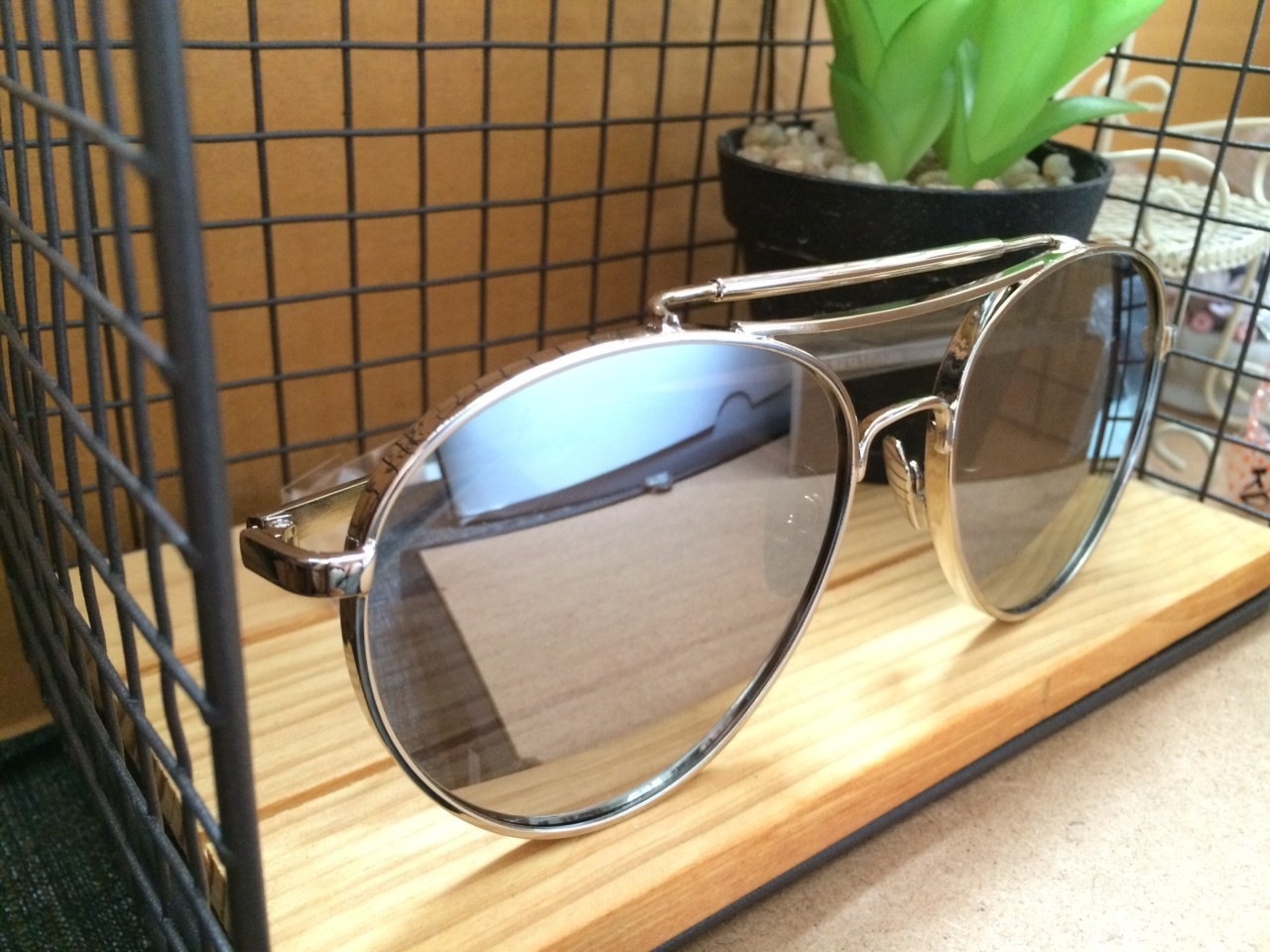 แว่นตาเลนส์ปรอทเงาวั๊บ