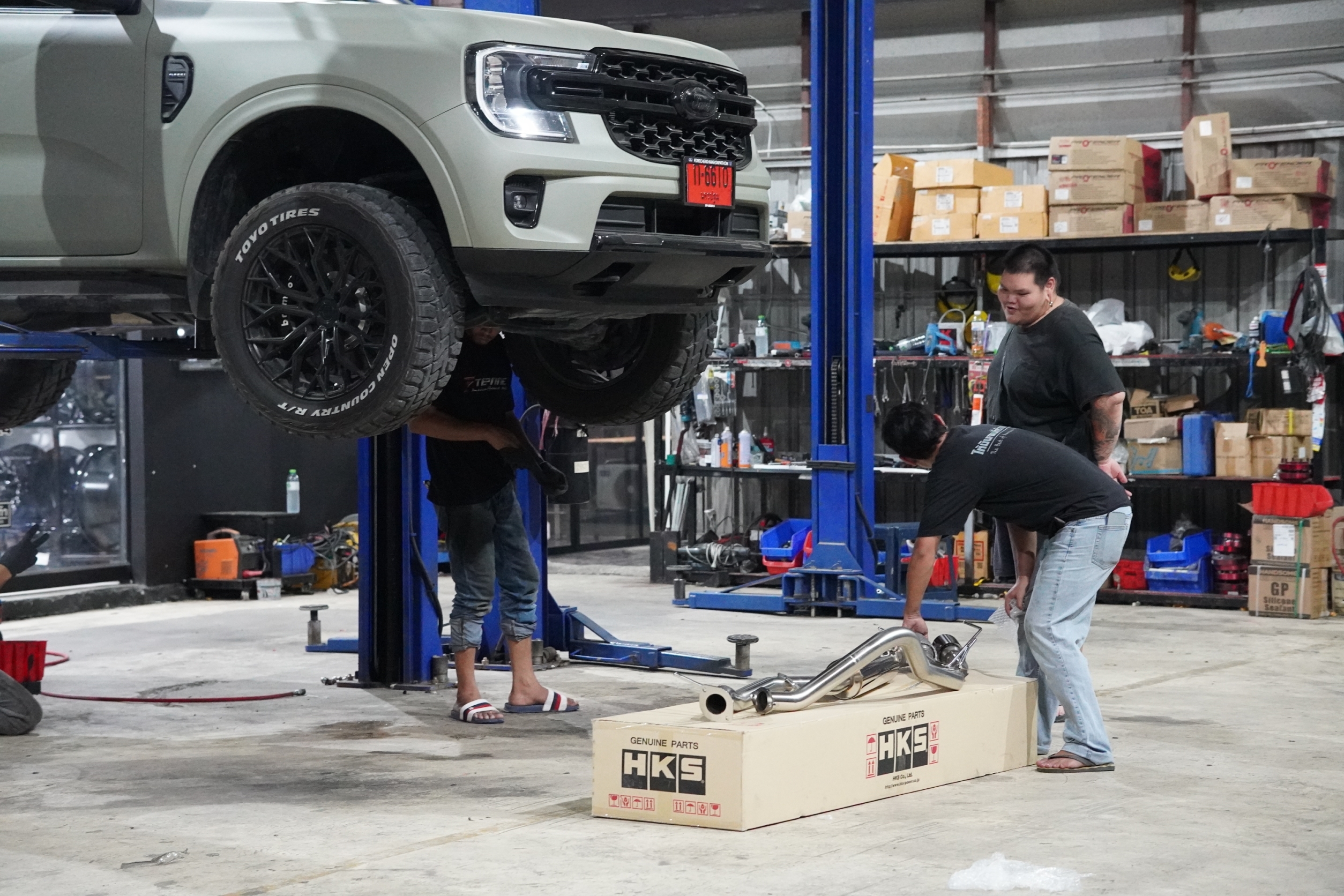 ท่อ HKS ปลายคู่ออกข้าง ใส่ EVERES NEXTGEN ที่ STEP9