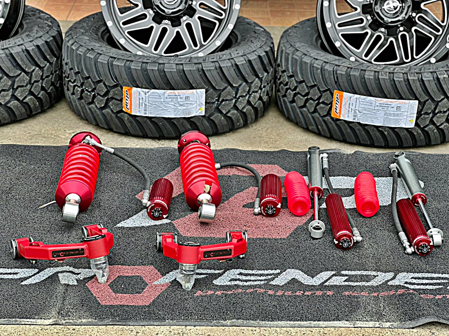 FORD WILDTRAK ชุดแต่งรอบคัน ทรงเมกาที่ STEP9