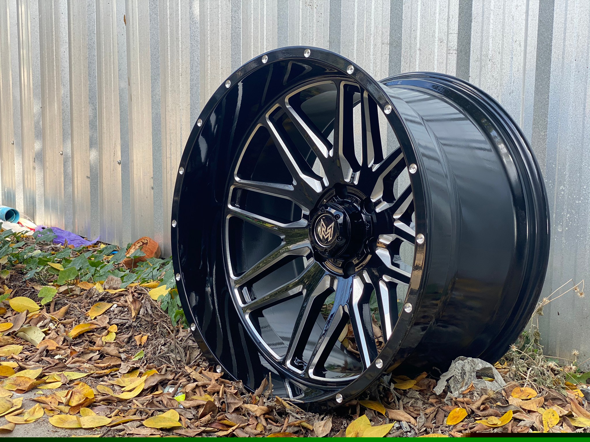 MAGNETIC 22x12 ET-44 CROSSWIND MT 33/12.5R22