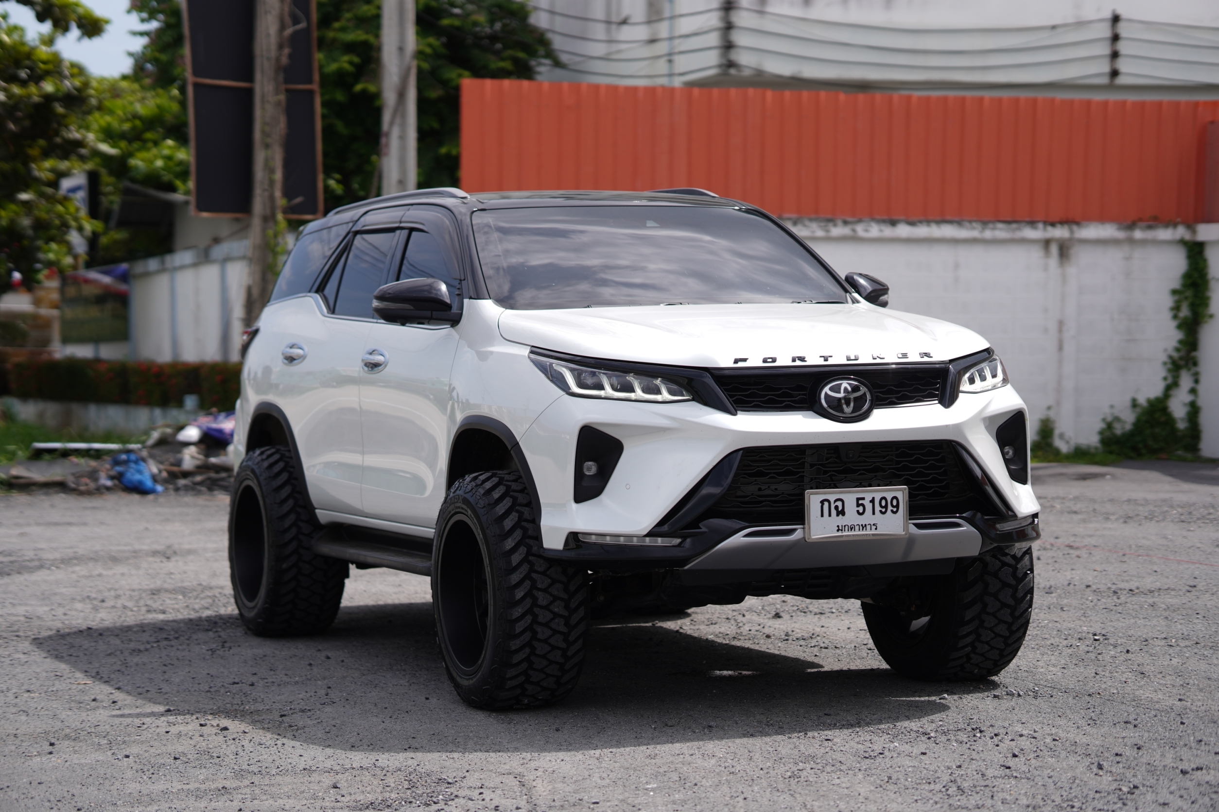 TOYOTA FORTUNER ทรงเมกา ที่ STEP9
