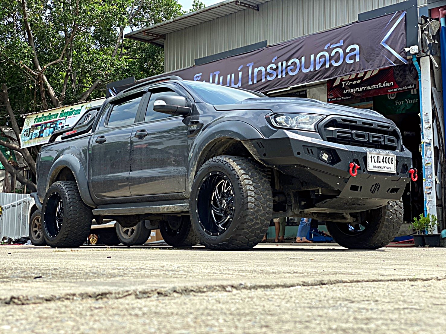 FORD จัดชุดใหม่ ทรงเมกาที่ STEP9