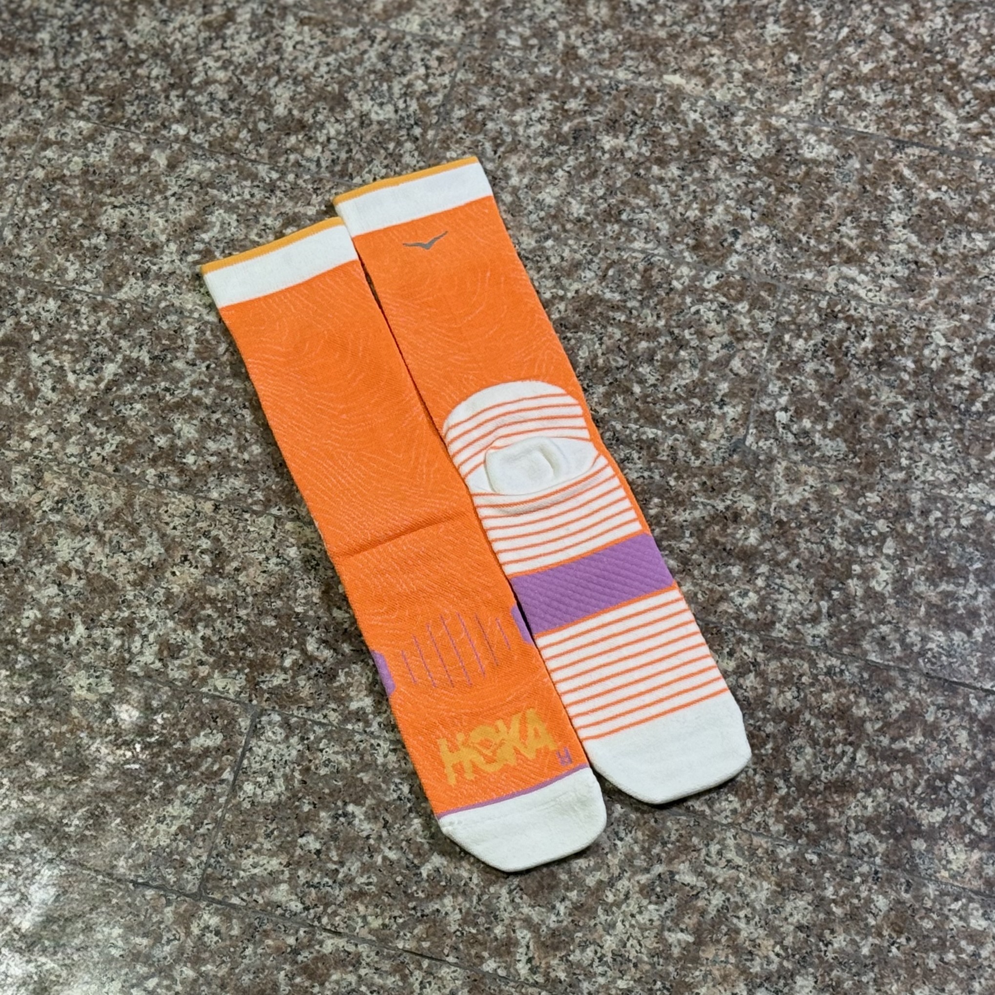 ถุงเท้าวิ่ง HOKA Running Crew Socks ‘SUMMER’ #แพค1คู่ (S,M,L)