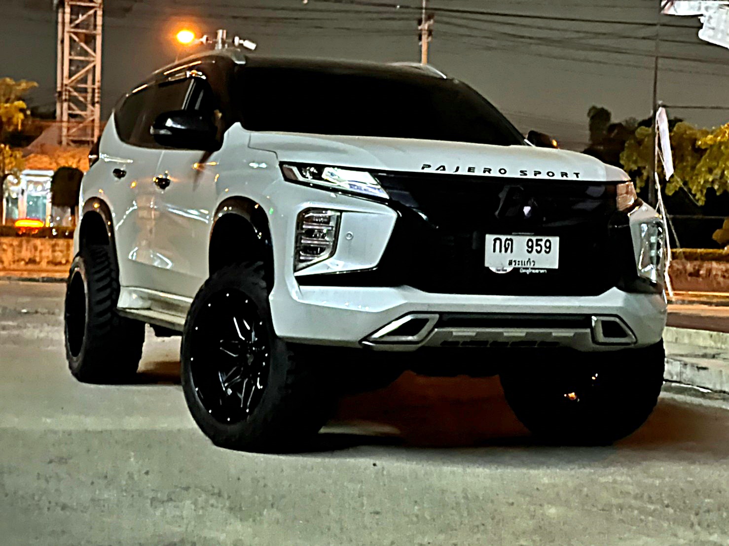 PAJERO SPORT ทรงเมกา ที่ STEP9