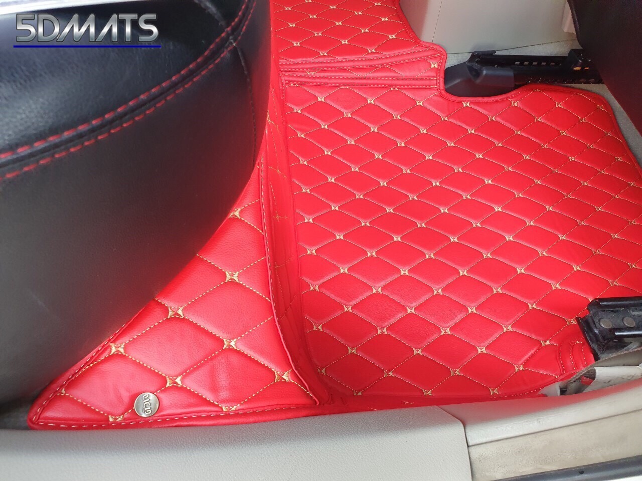 พรมปูพื้นรถยนต์ ALTIS ปี2008-2013 รุ่น6D VIP PREMUIM สีแดงสด เต็มคัน