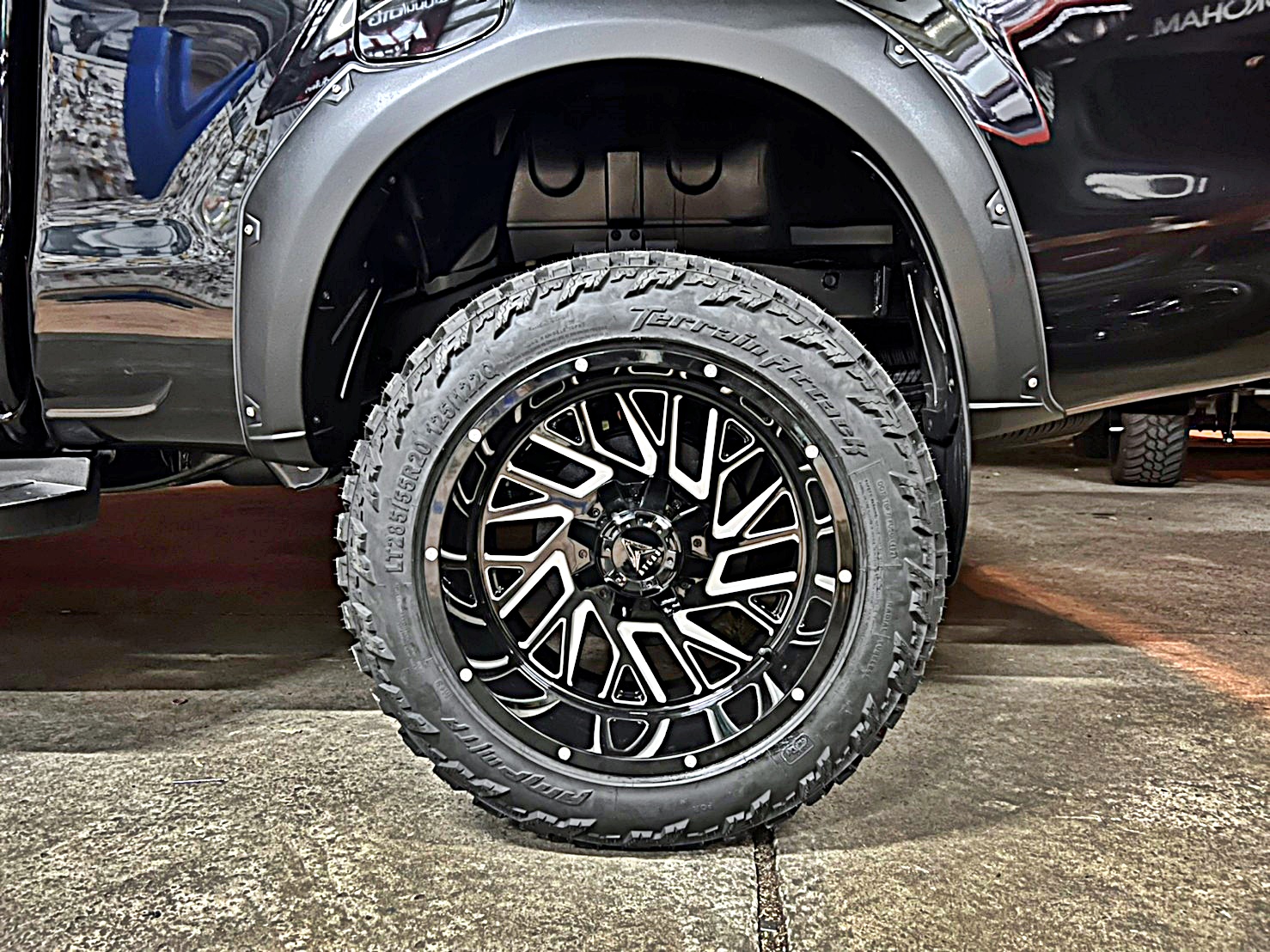 FORD ทรงเมกา ล้อ ATLAS LP105 ขอบ20