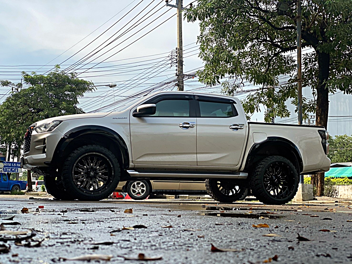 D-MAX ทรงเมกา มาไกลจากปราจีนบุรี