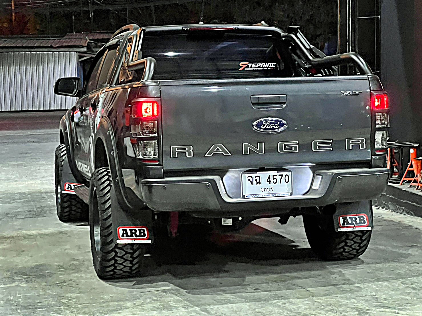 FORD RANGER แต่งทรงเมกาที่ STEP9