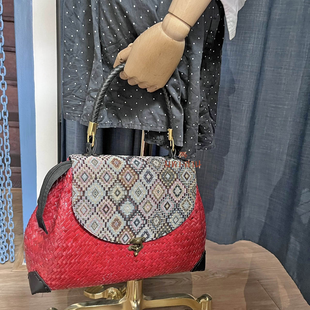 กระเป๋ากระจูด กระเป๋าถือ กระเป๋าผ้าไทย กระเป๋าฝาพับ 👜