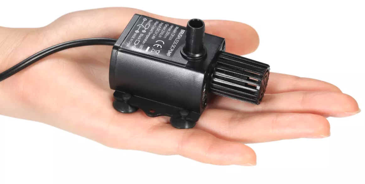 ปั๊มน้ำขนาดเล็ก รุ่น DC5V 2.4W อัตราการไหลของน้ำสูงสุด: 250L/H และ Max. Lift: 200cm / 6.56 ft.