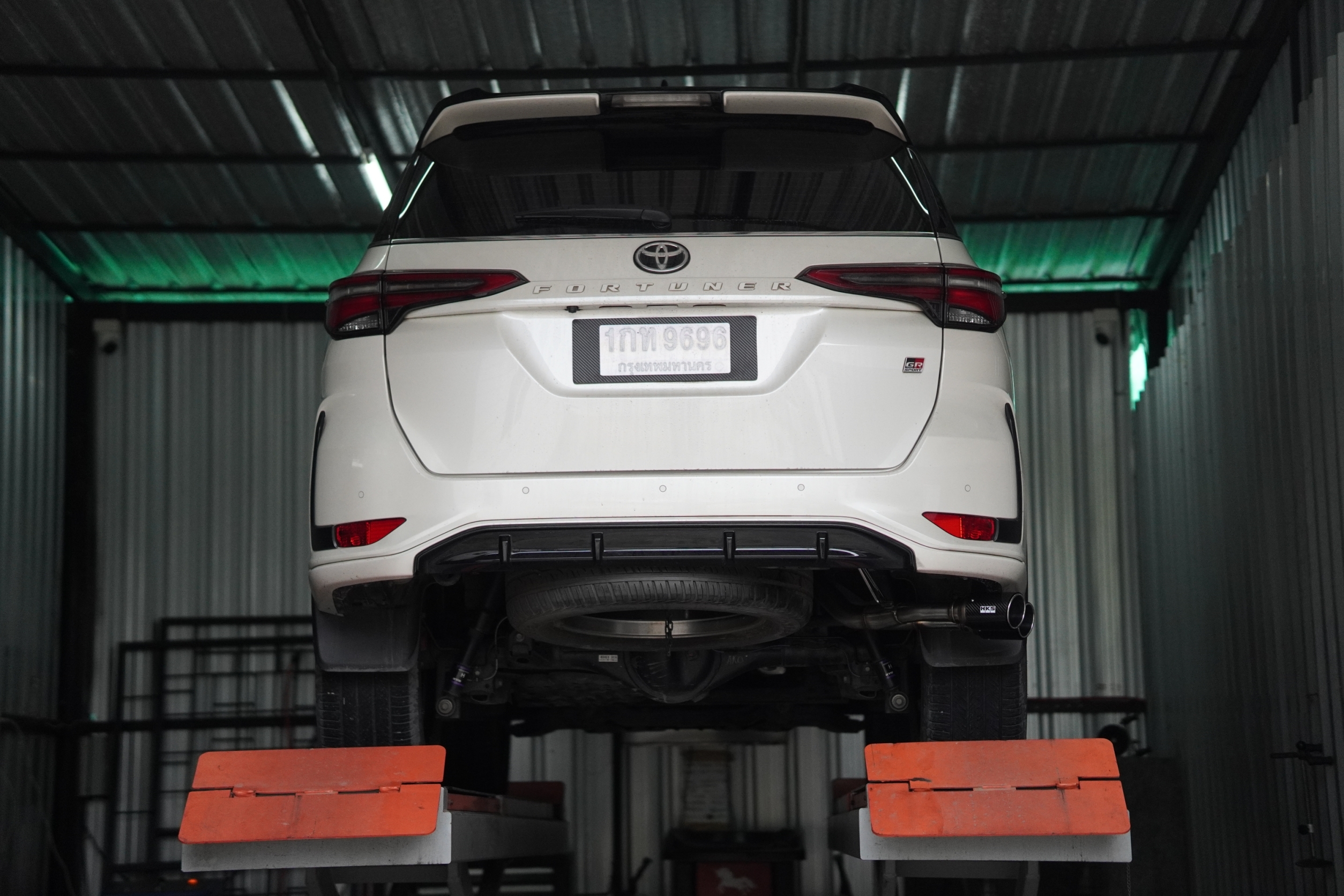 ท่อ HKS ใส่ FORTUNER ปลายคู่ออกข้างของแท้ที่ STEP9