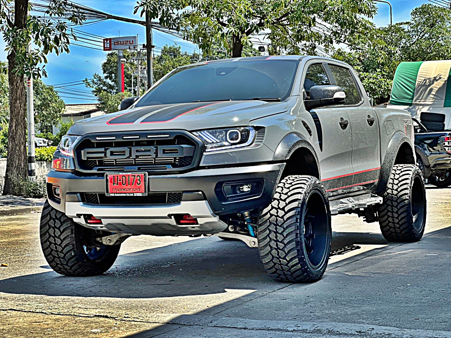 FORD RAPTOR ทรงเมกา่ ล้อ HOSTILE H113