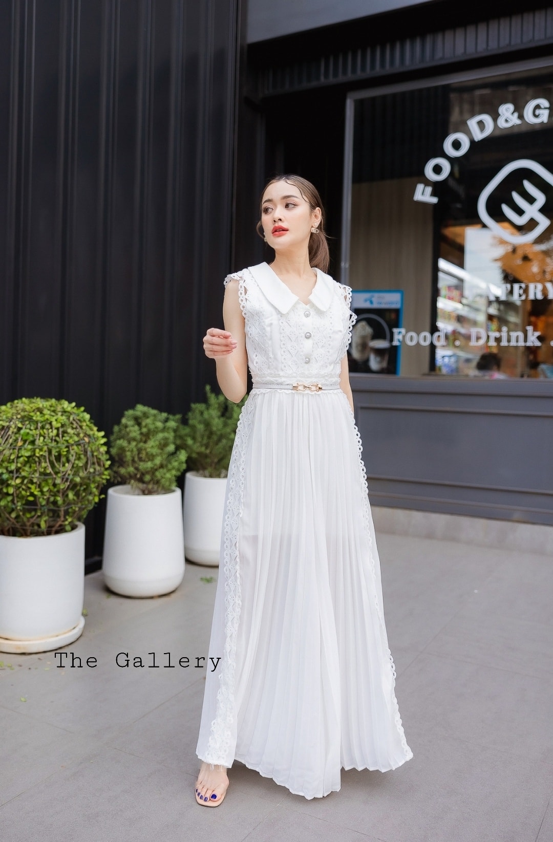 จั้มสูทขายาวอัดพลีตตัดต่อลูกไม้หรูหรามากก มาพร้อมเข็ดขัดในตัว สวยครบจบในชุดเดียว ราคาสุดคุ้มมากเวอรรรร์ จะทำงาน/ใส่ไปออกงาน