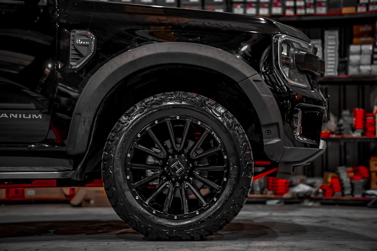 FORD EVEREST NEXTGEN ล้อแท้ HOSSTILE H113 ขอบ20