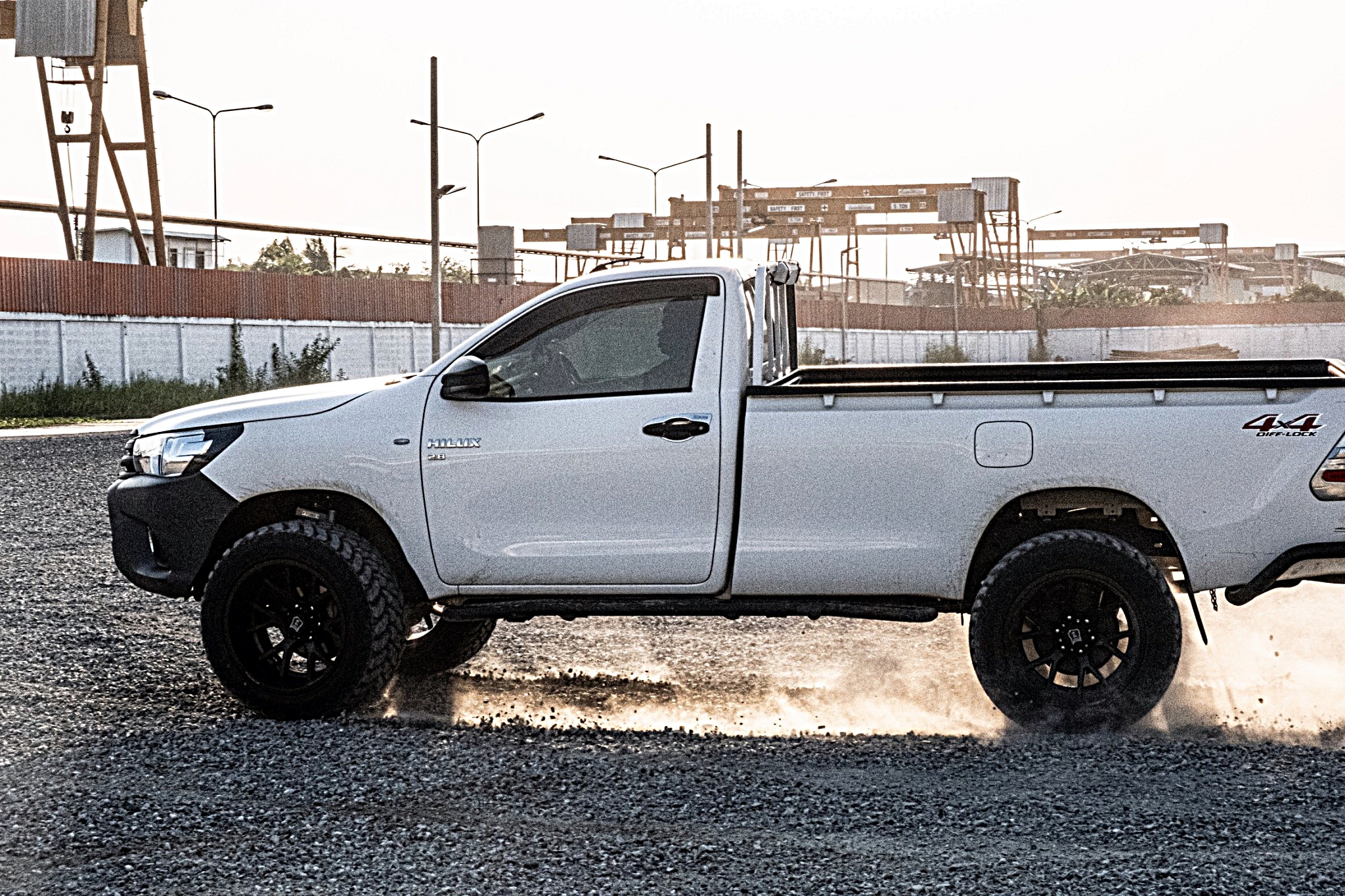 REVO หัวเดียว จองคิวจากแพร่ ทำทรงเมกาที่ STEP9