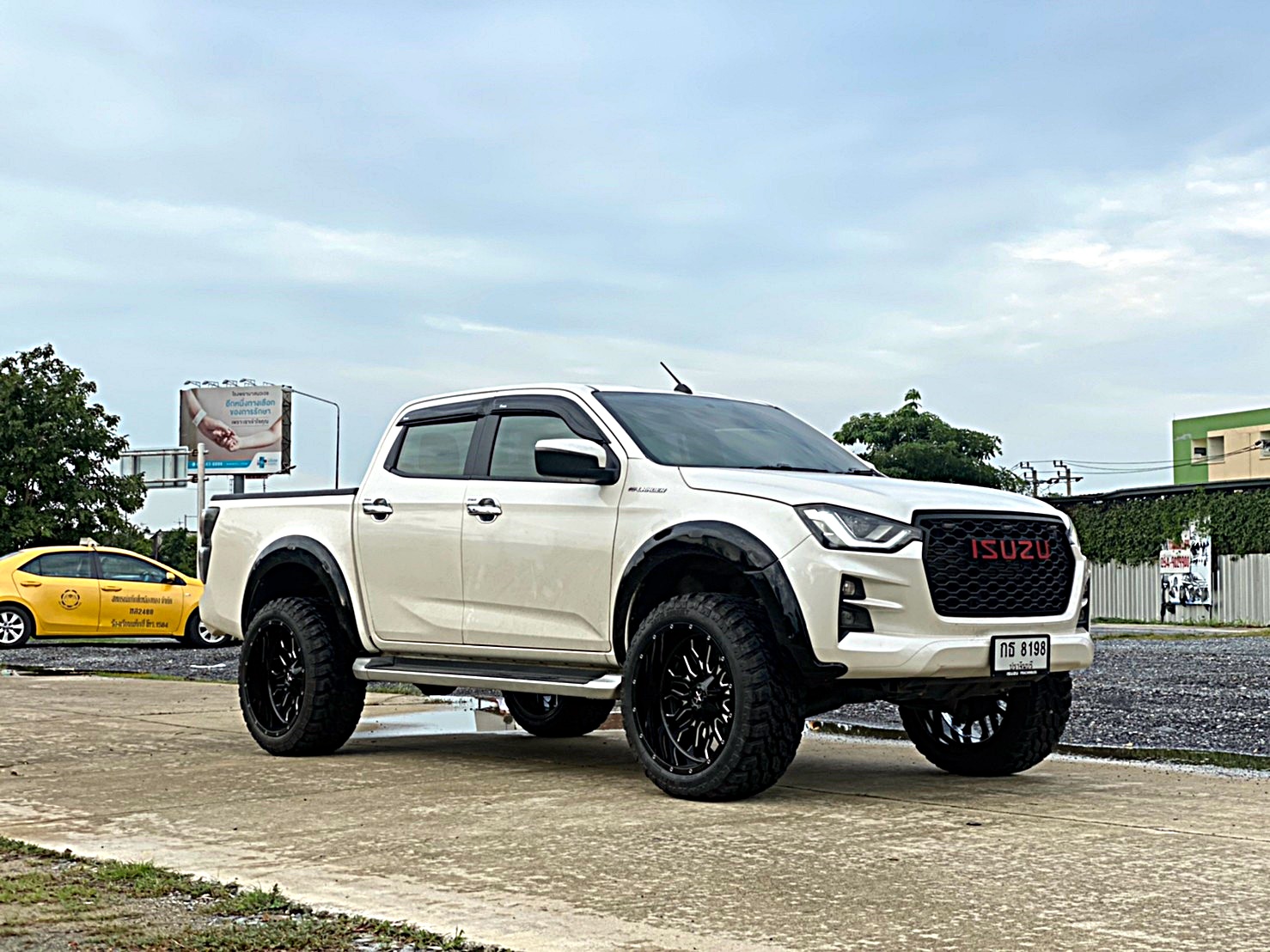 D-MAX ทรงเมกา มาไกลจากปราจีนบุรี