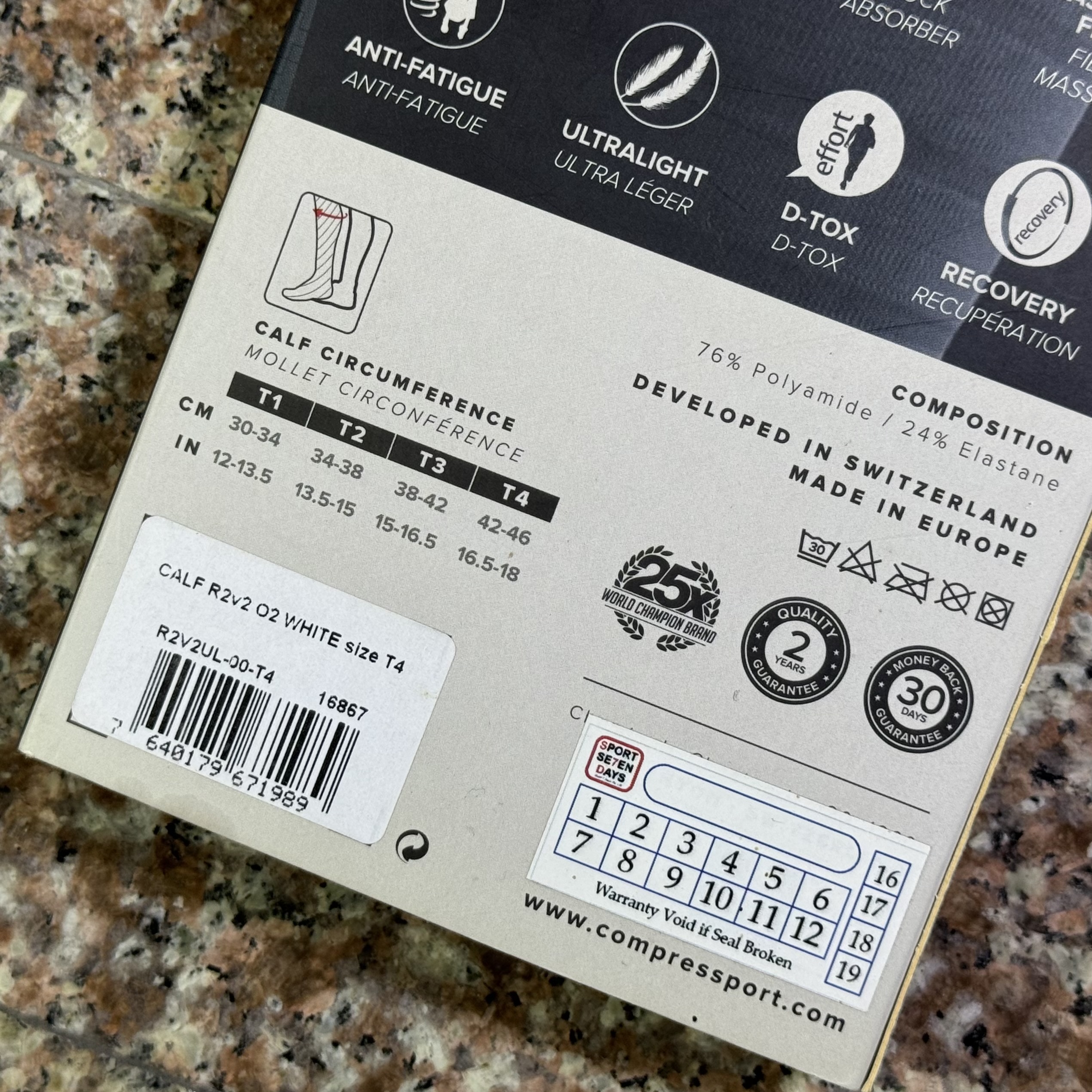 ซัพพอร์ตน่อง Compressport R2 Oxygen Calf Sleeve ‘White’ (T3,T4)