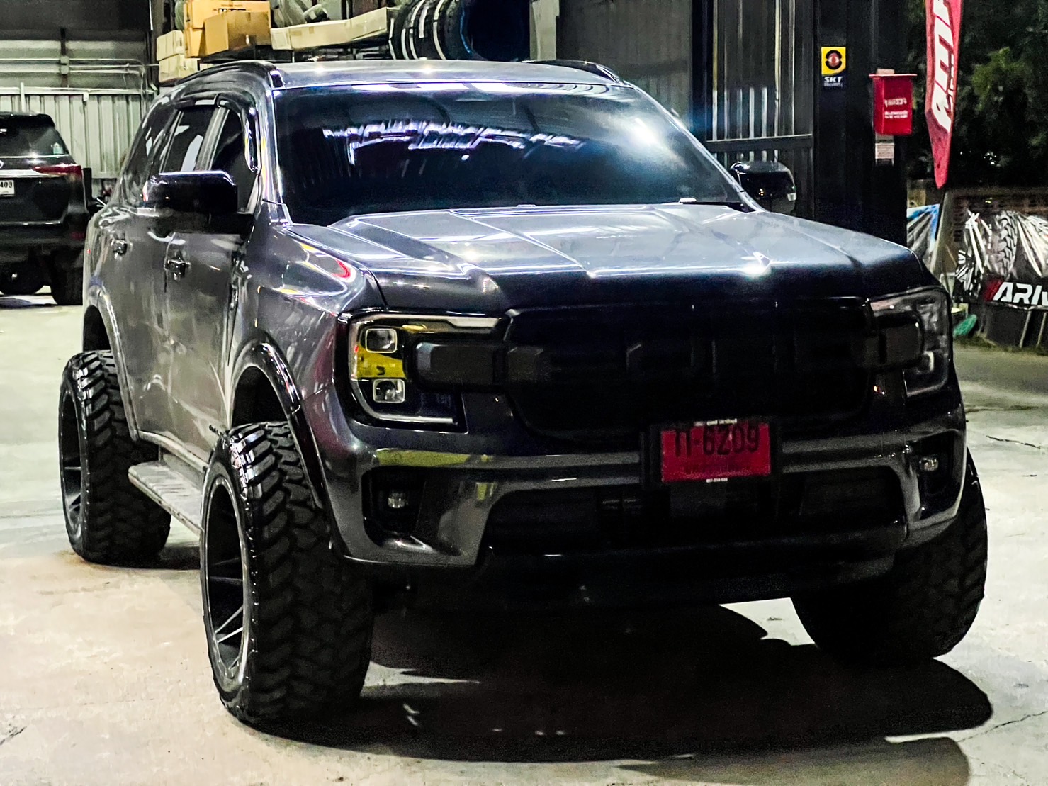 FORD EVEREST NEXTGEN ลูกค้าประจำ ได้คันใหม่ก็เข้ามาจัดทรงเมกาอีกคัน