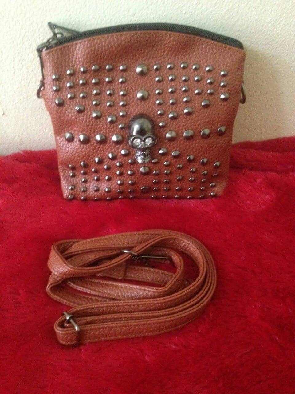 กระเป๋าแฟชั่นหัวกะโหลก