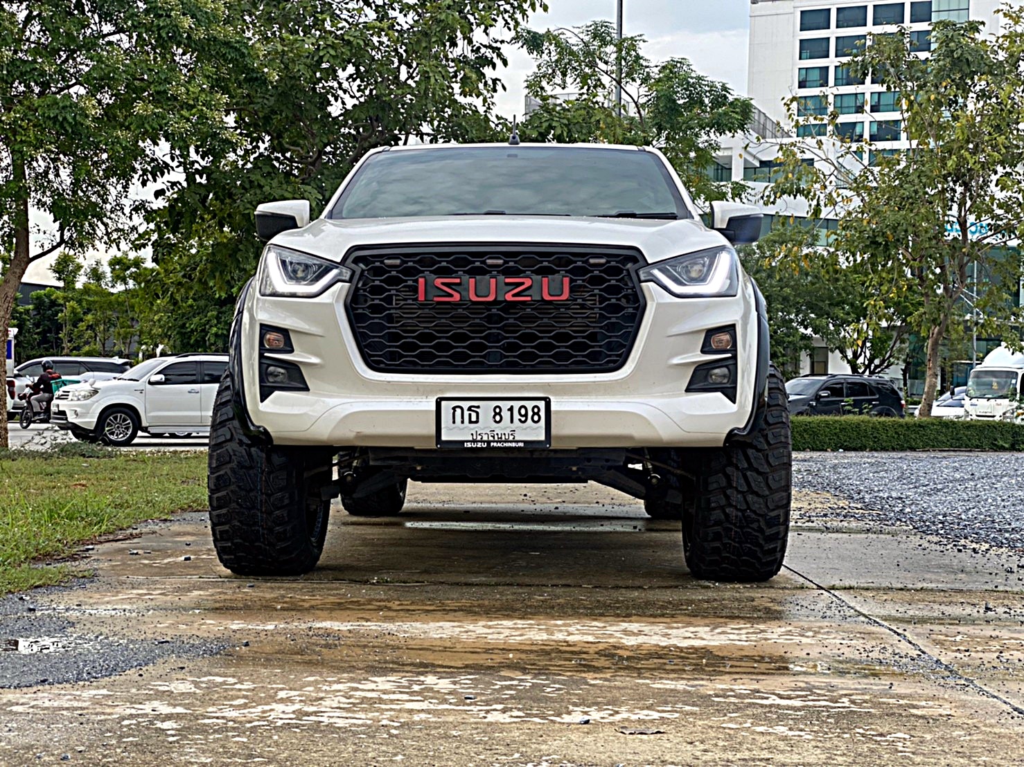 D-MAX ทรงเมกา มาไกลจากปราจีนบุรี