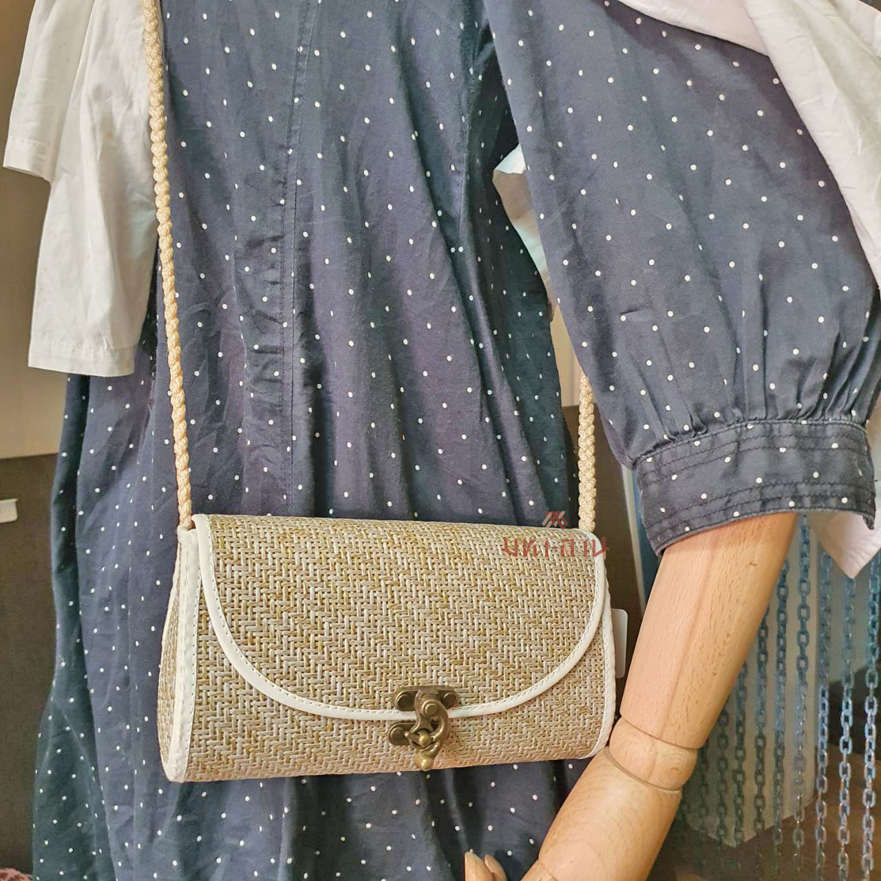 กระเป๋าสานสะพาย มินิมอล คละสี คละแบบ