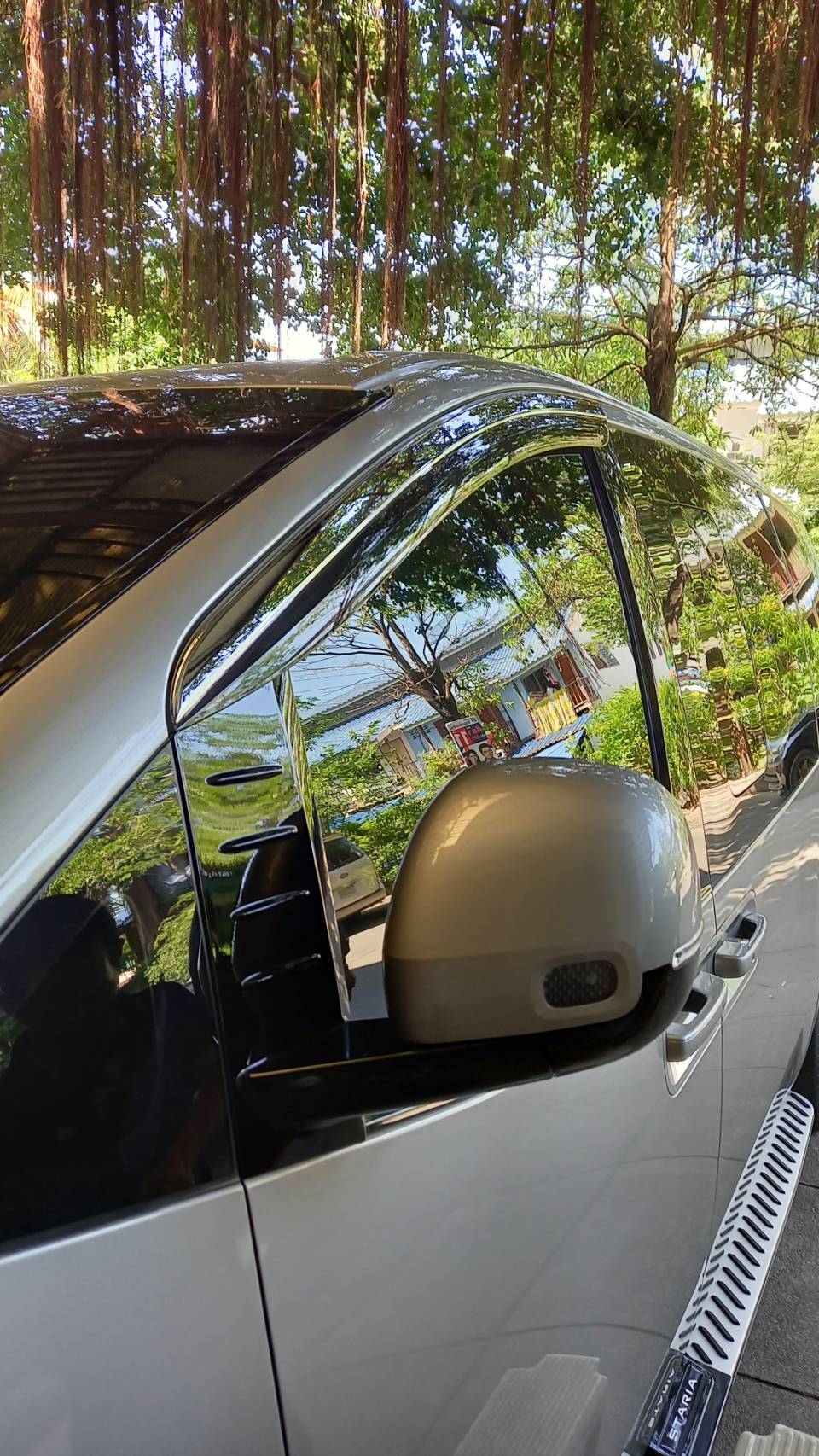 คิ้วกันสาด"ขอบโครเมี่ยม ฮุนไดSTARIA เกรดพรีเมี่ยม นำเข้าจากเกาหลี100%