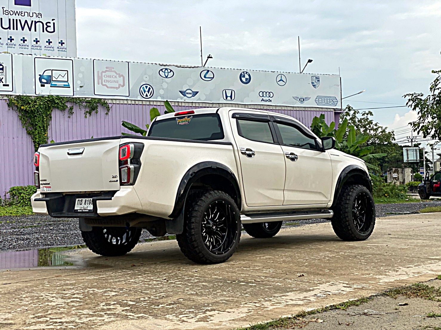 D-MAX ทรงเมกา มาไกลจากปราจีนบุรี