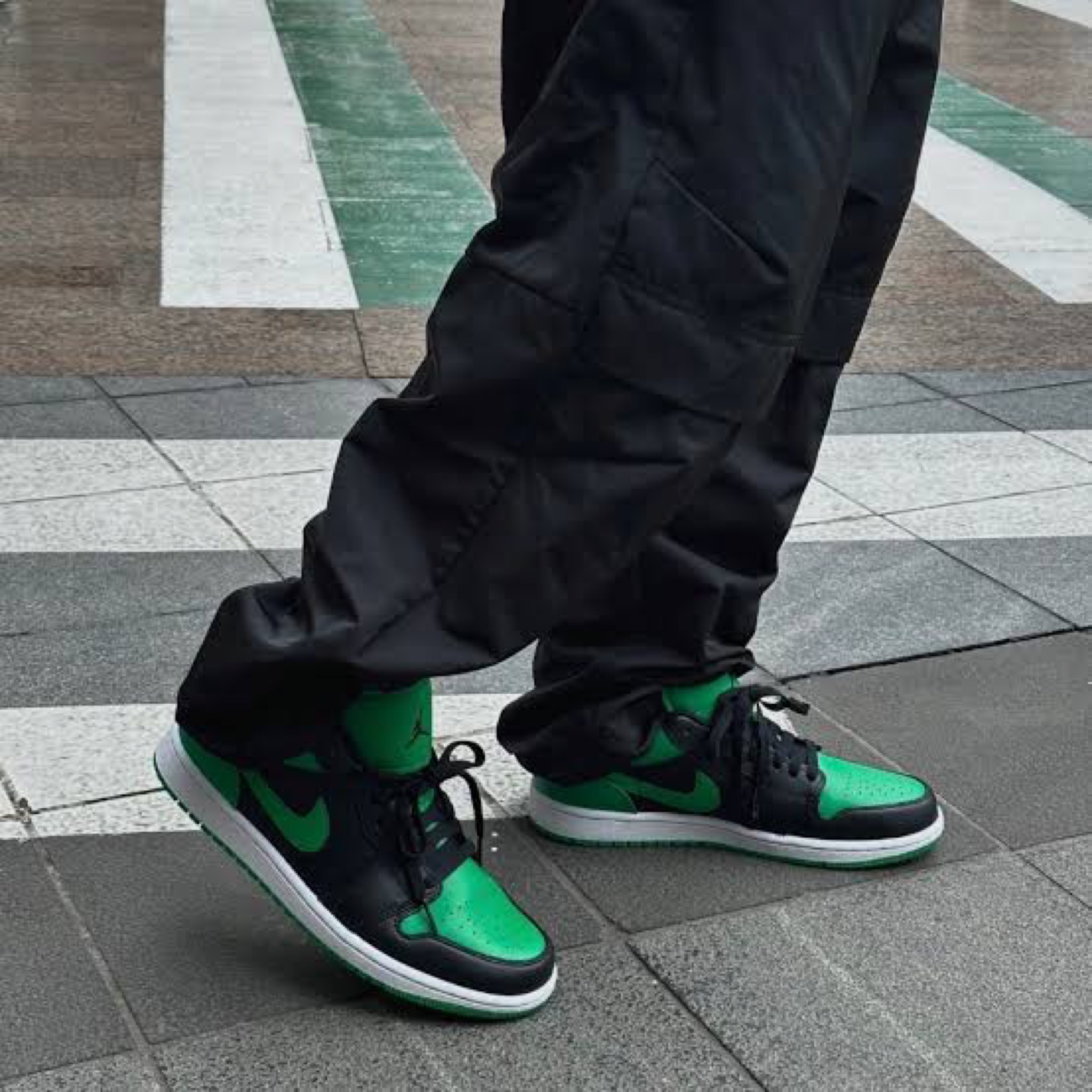 รองเท้า Nike Air Jordan 1 Low ‘Lucky Green’ (M10US)