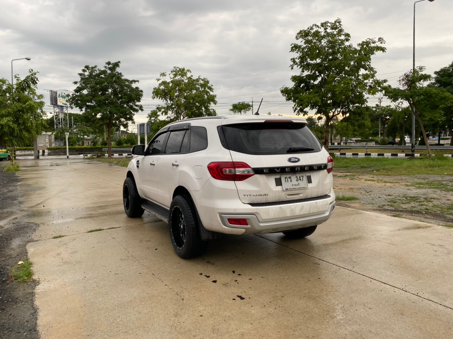 FORD EVEREST แบบไม่ยก