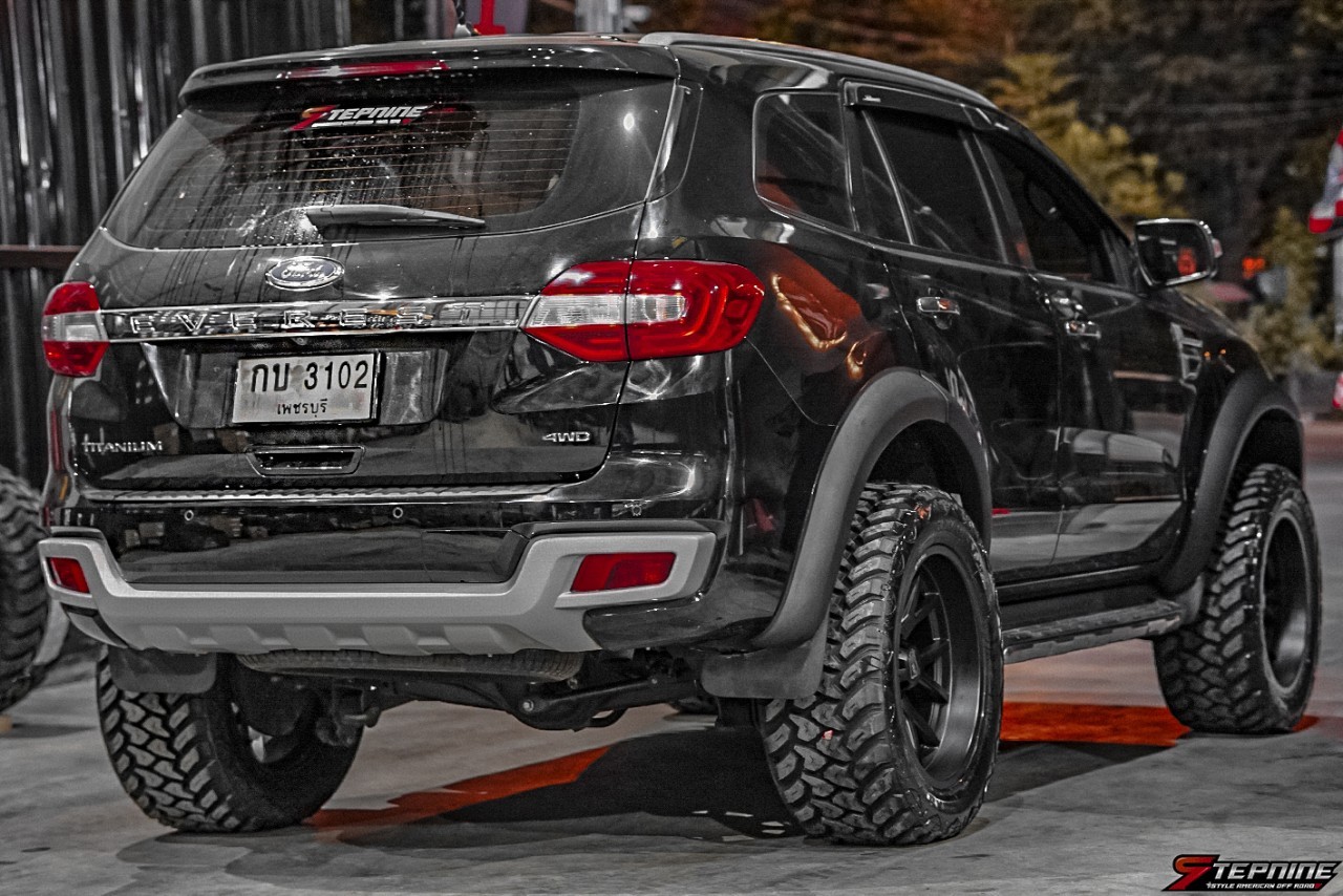 FORD EVEREST จองคิวมาจากเพชรบุรี แต่งทรงเมกาที่ STEP9