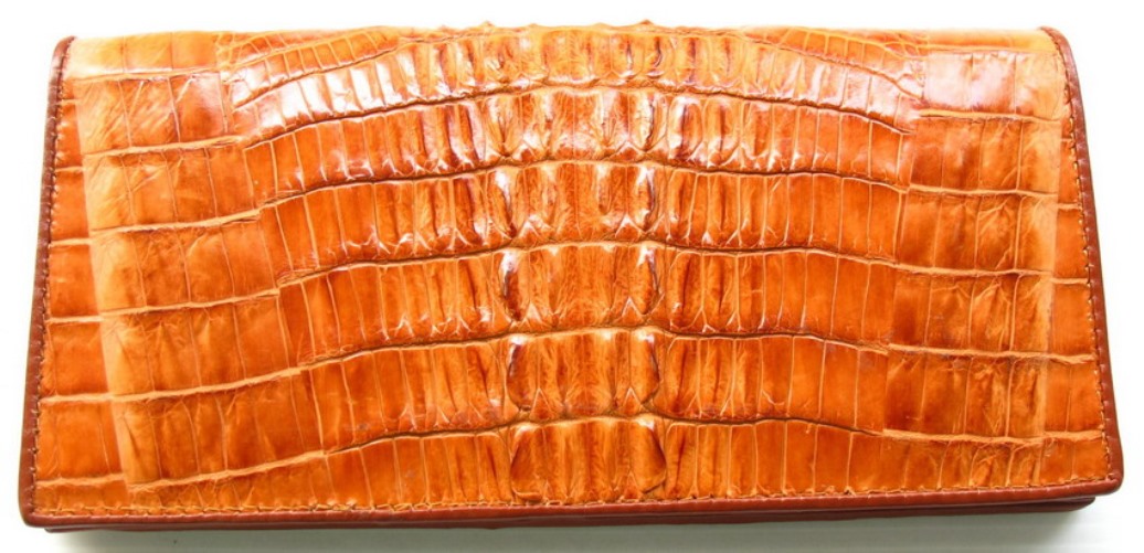 กระเป๋าสตางค์หนังจระเข้แท้ 2พับยาว ส่วนหาง สีน้ำตาลแทน
