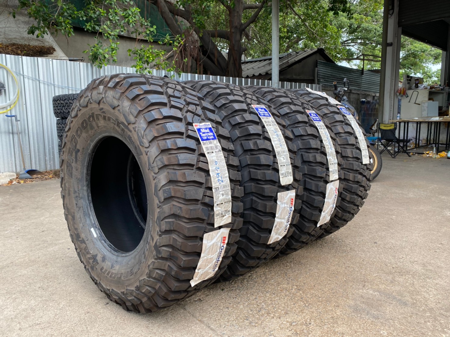 BF GOODRICH KM3 35X12.5R17 ราคาถูก ต้อง STEP9 เท่านั้น