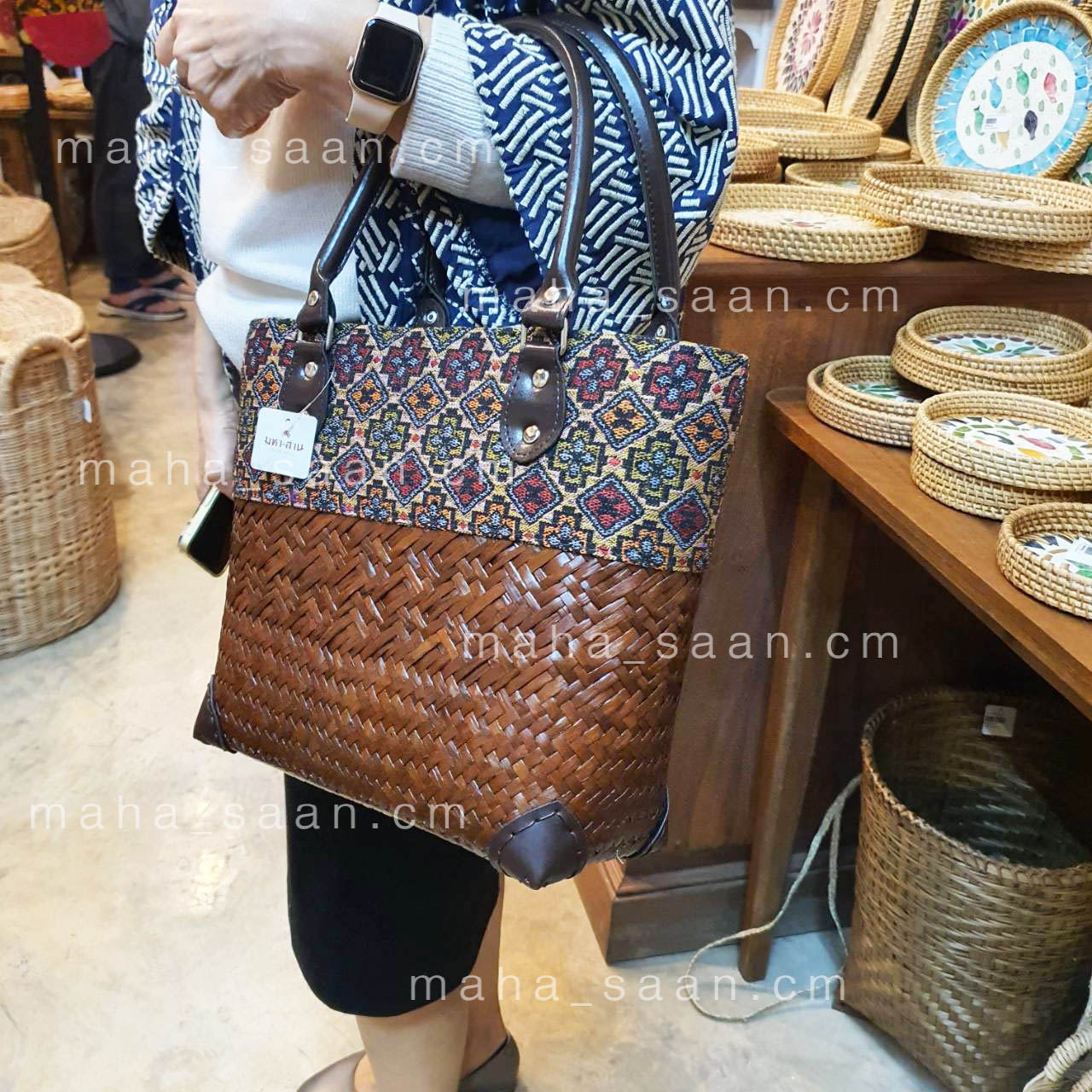 กระเป๋าสานกระจูด กระเป๋าผ้าไทย สะพาย ทรงเหลี่ยม คละแบบ 🧁