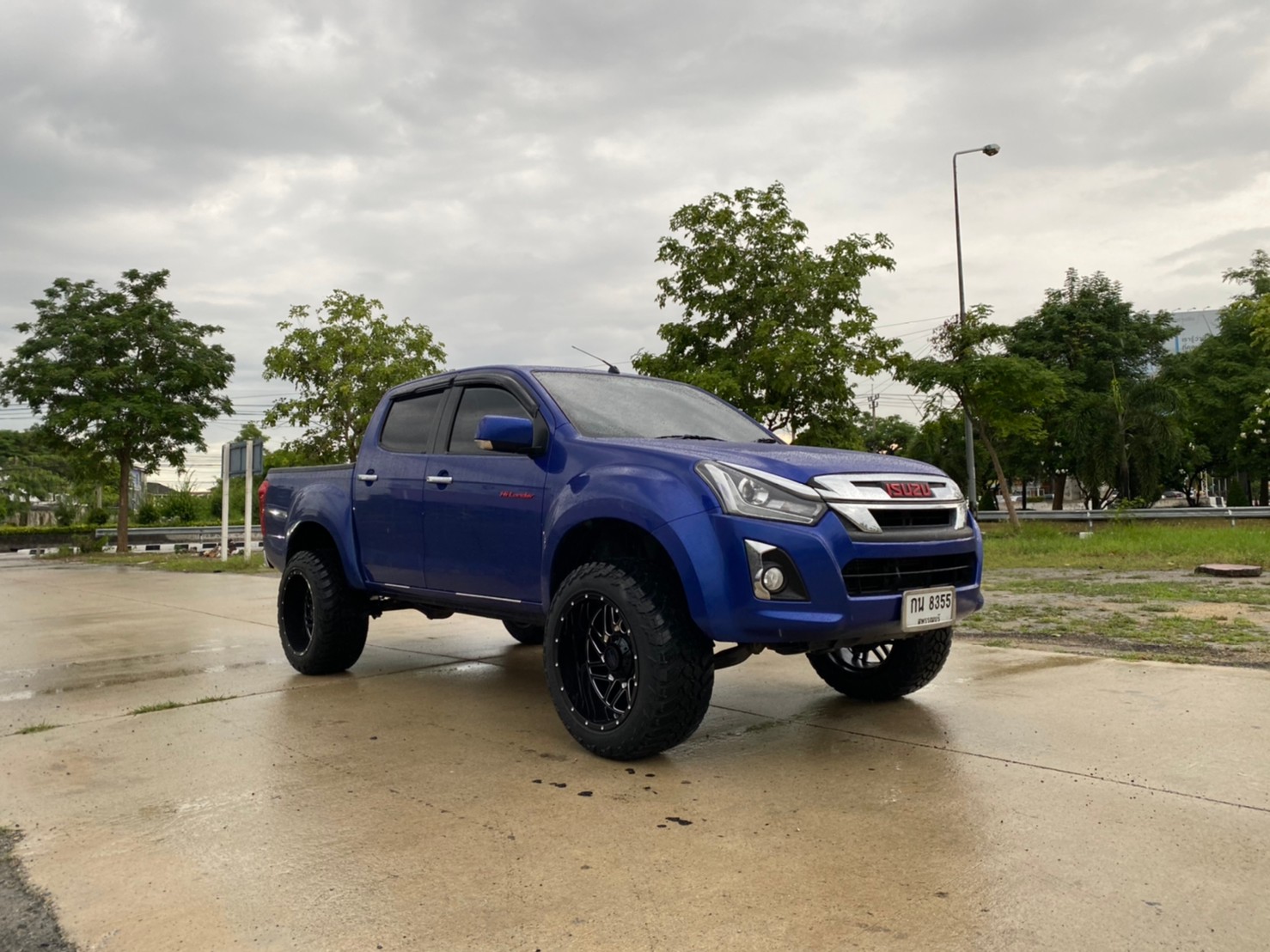 D-MAX มาจากสุพรรณบุรี จัดทรงเมกาที่ STEP9