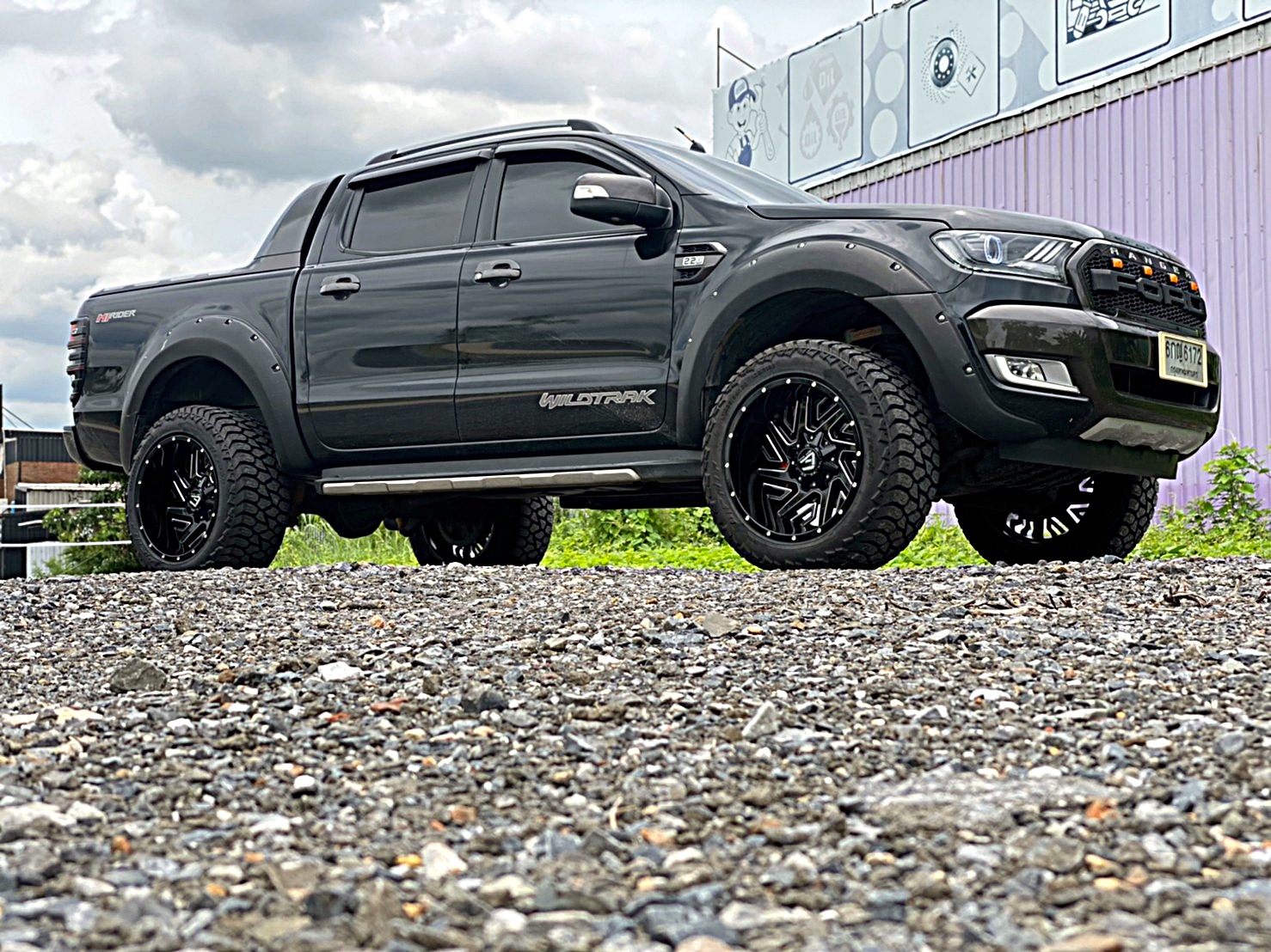 FORD WILDTRAK จัดทรงเมกาที่ STEP9