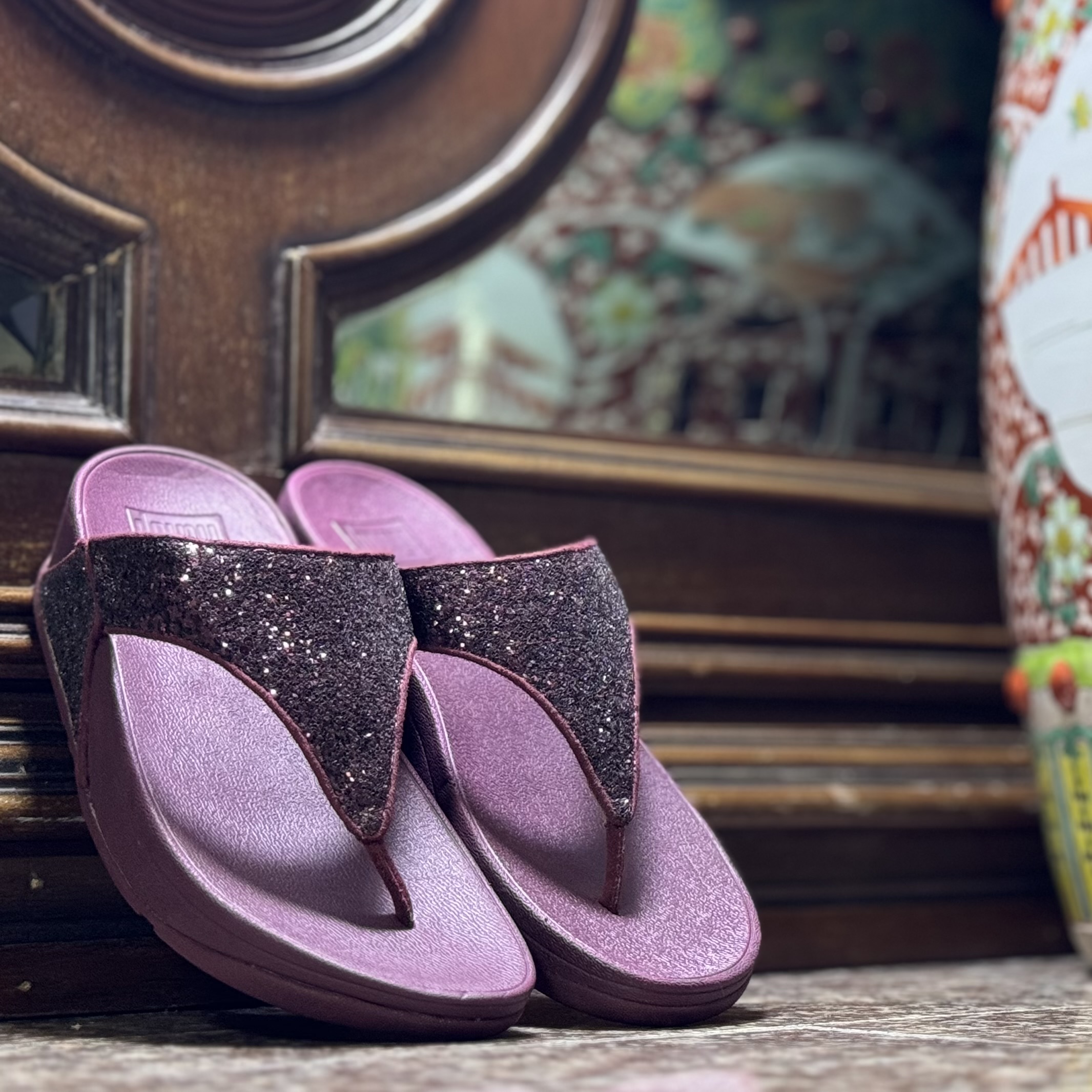 รองเท้า FitFlop Lulu Glitter T-Bar Women Sandals ‘Mauve Wine’ (W7US)