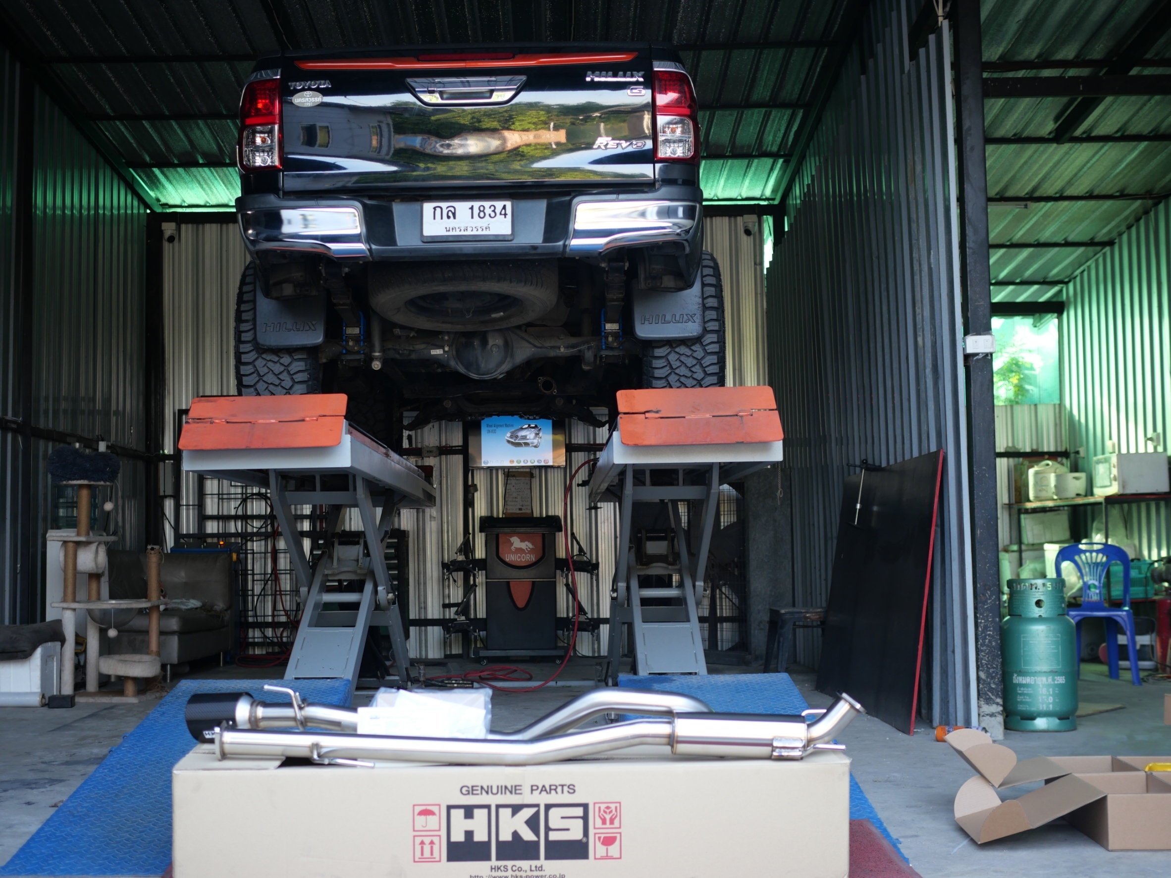 ท่อ HKS สำหรับรถ Toyota Revo